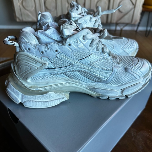 Balenciaga Runners - Picture 10 of 13
